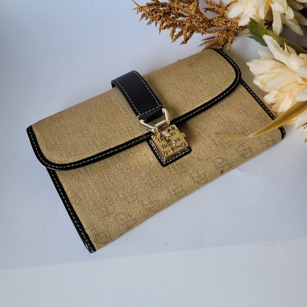 Dooney & Bourke